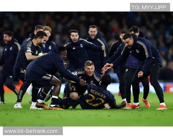 英超激战：AC米兰6-2大胜皇马补时绝杀点燃全场热情