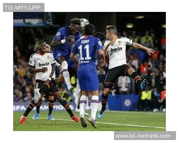 巴黎圣日耳曼大胜切尔西帽子戏法引发全场狂欢精彩回顾与分析